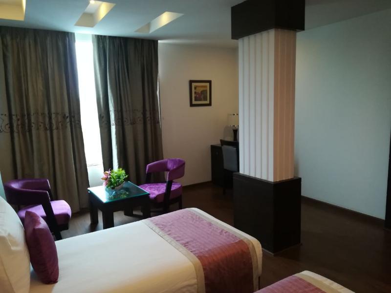 Capital O 7331 Hotel Downtown New Delhi Exterior photo