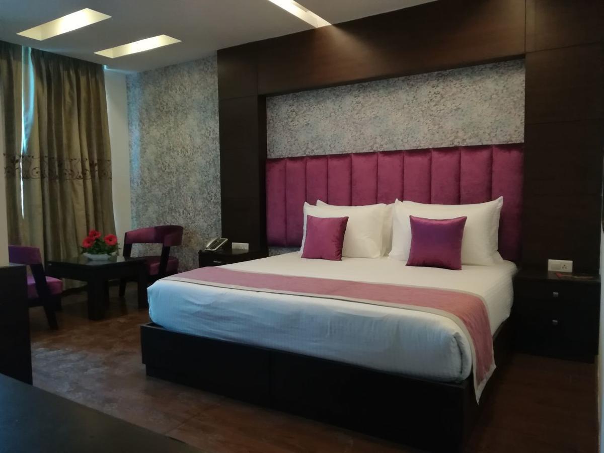 Capital O 7331 Hotel Downtown New Delhi Exterior photo