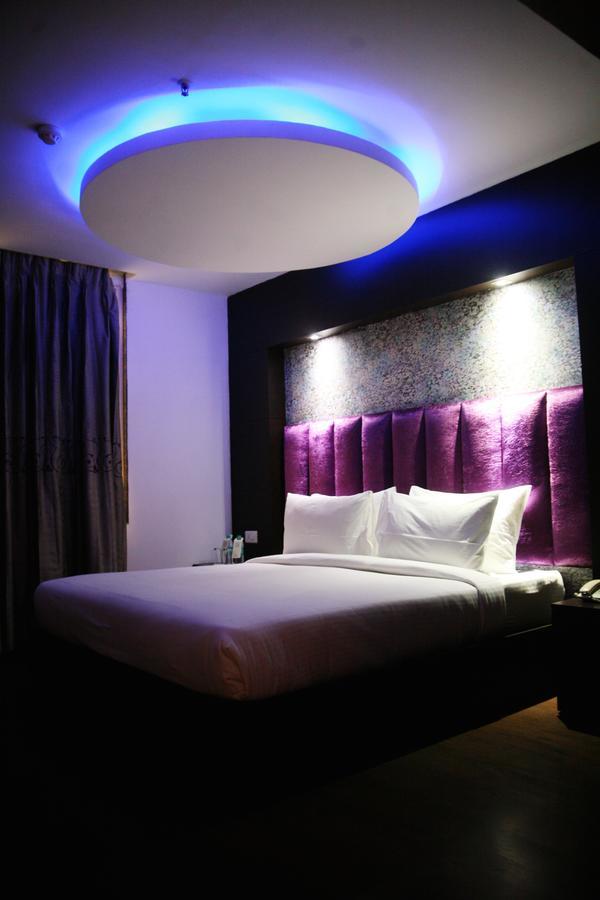 Capital O 7331 Hotel Downtown New Delhi Exterior photo
